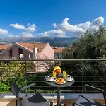 Апартаменты Vibes 3 *